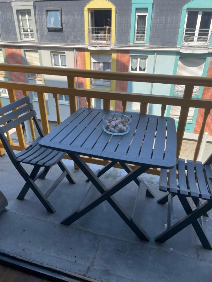 Appartement Avec Balcon Vue Mer, Tout Equipe Мер-ле-Бен Екстер'єр фото